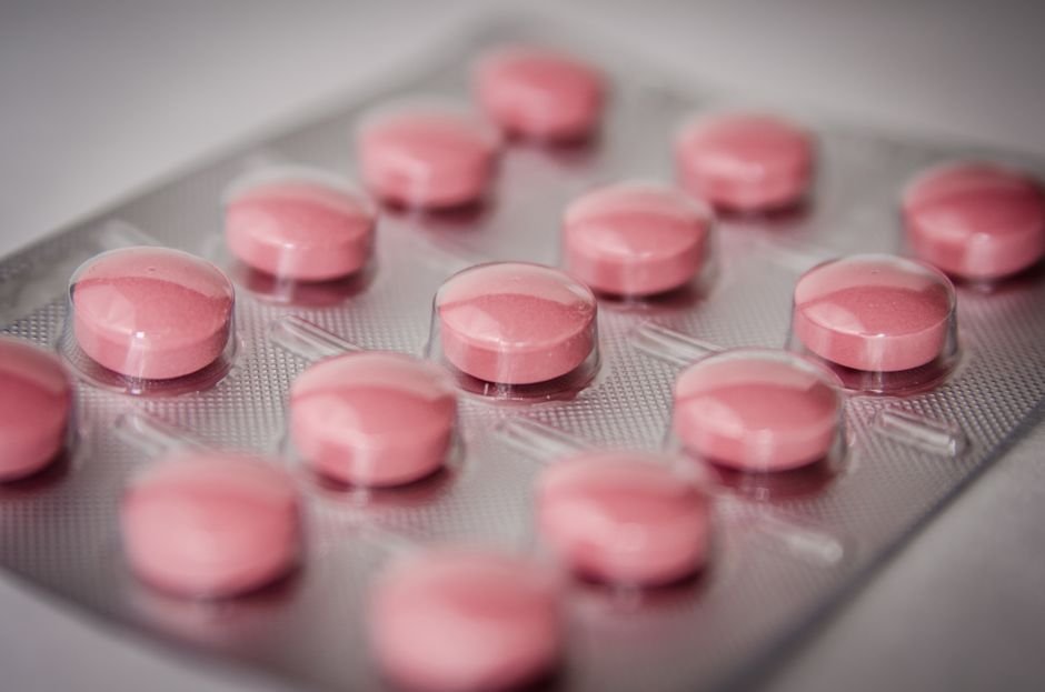 Blister pack of tablets — adverse drug reactions to everyday medicines are often first reported in casual social media comments