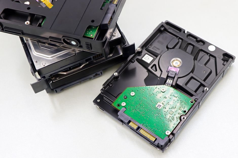 Hard disk drives and their internal components - the raw disks Oracle ASM manages
